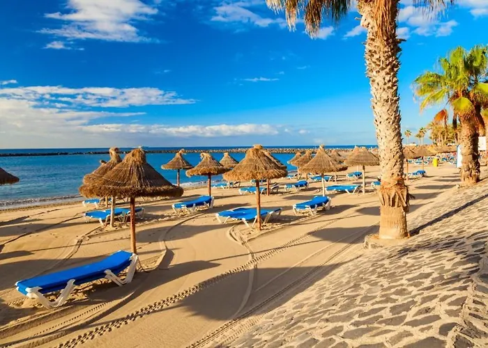 Modern Playa Honda In Playa De Americas 美洲海滩