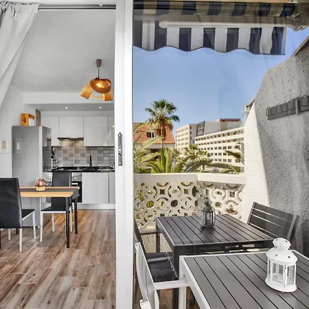 Modern Playa Honda In Playa De Americas * プラヤ・デ・ラス・アメリカス