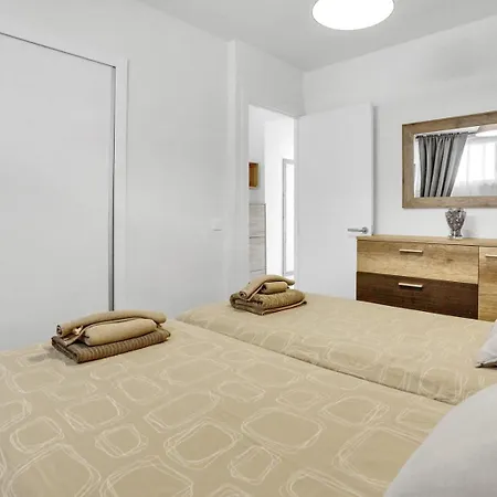 Modern Playa Honda In Playa De Americas * 플라야데라스아메리카스
